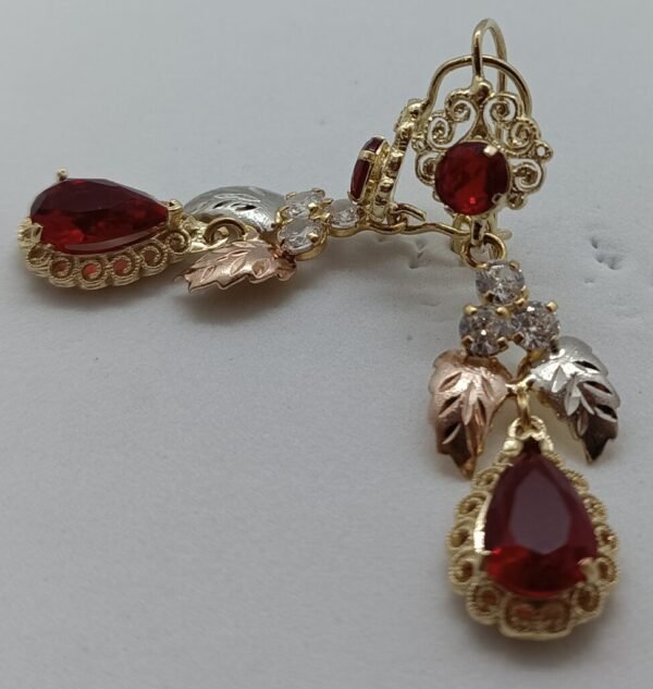 OLA-015_3 Aretes Gota Carmesí