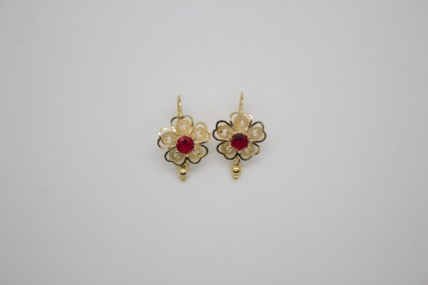 Aretes Flor de Filigrana (Rubí)