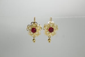 Aretes Flor de Filigrana (Rubí)