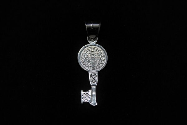 Dije Llave de San Benito