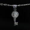 Dije Llave de San Benito. Plata .925, Llave con Medalla de San Benito. (Varios tamaños). (Dije sin cadena)