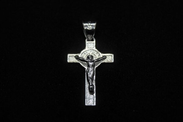 Crucifijo Protección San Benito