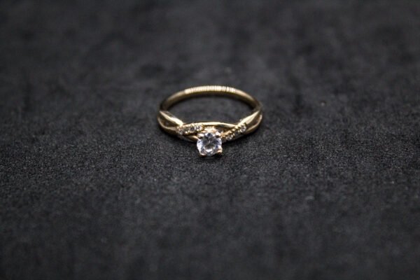 Anillo Artesanal Abrazo de Cristal