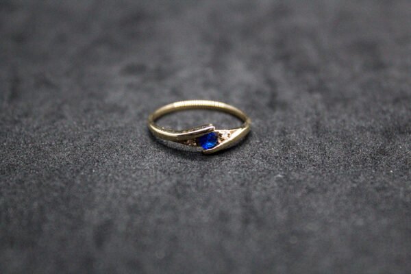 Anillo Artesanal Gema Océano y Brillo